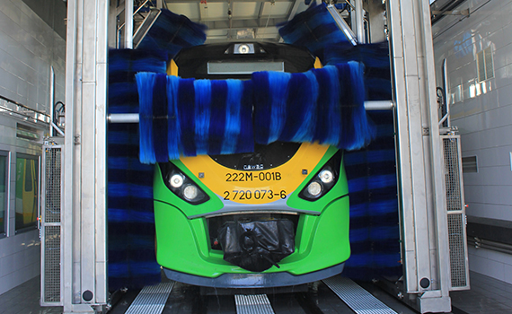 Car wash for trains